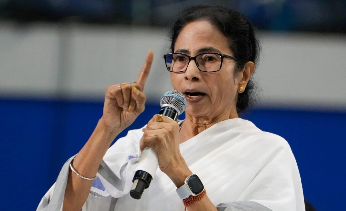 ಬಿಜೆಪಿಯನ್ನು ದೆಹಲಿಯ ಅಧಿಕಾರದಿಂದ ಕೆಳಗಿಳಿಸುವ ಹೋರಾಟ ಮುಂದುವರಿಯುತ್ತದೆ: ಮಮತಾ ಬ್ಯಾನರ್ಜಿ ಶಪಥ