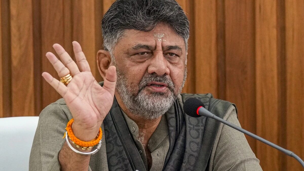 ಡಿಕೆ ಶಿವಕುಮಾರ್‌ ನೇತೃತ್ವದ ನೂತನ ಸರ್ಕಾರಕ್ಕೆ ಇಂದು ಪ್ರಮಾಣ ವಚನ: ಉಪಮುಖ್ಯಮಂತ್ರಿ ಸೇರಿ 13 ಸಚಿವರು ಪ್ರಮಾಣ ವಚನ ಸ್ವೀಕಾರ