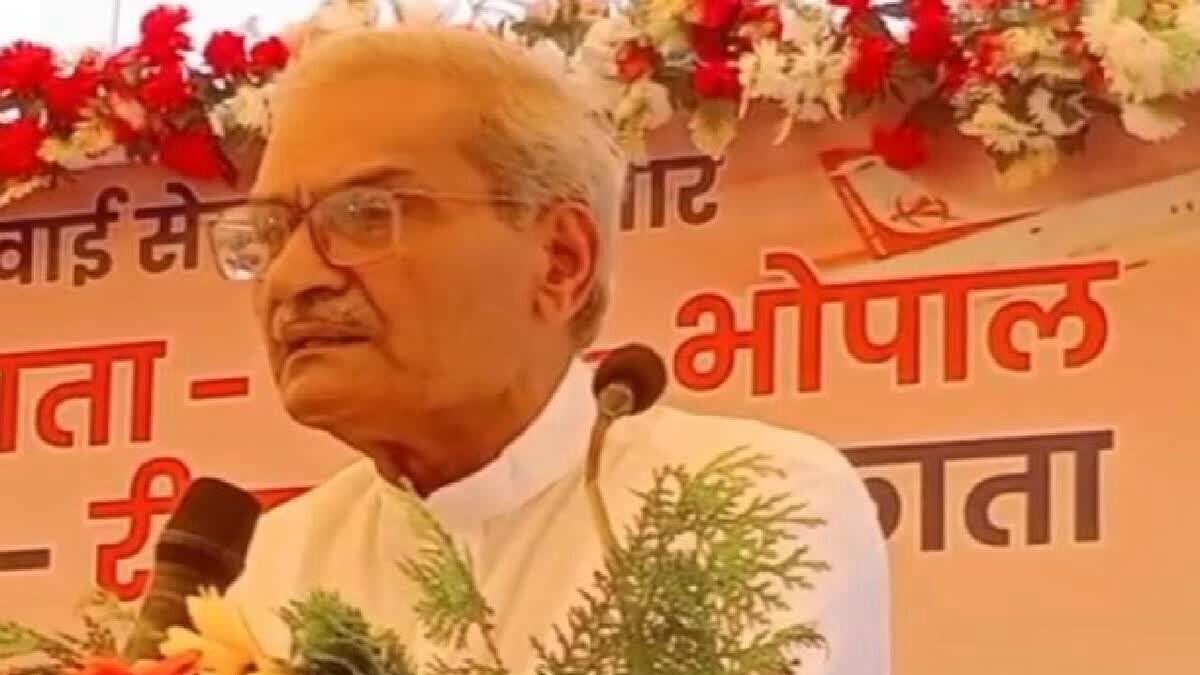 “ಶುದ್ಧ ಪೆಟ್ರೋಲ್ ನಿಮ್ಮ ಅಪ್ಪನ ಮನೆಯಿಂದ ಬರುತ್ತಾ?”: ಇಥನಾಲ್ ನೀತಿ ಸಮರ್ಥಿಸಲು ಹೋಗಿ ವಿವಾದಕ್ಕೀಡಾದ ಬಿಜೆಪಿ ಸಂಸದ