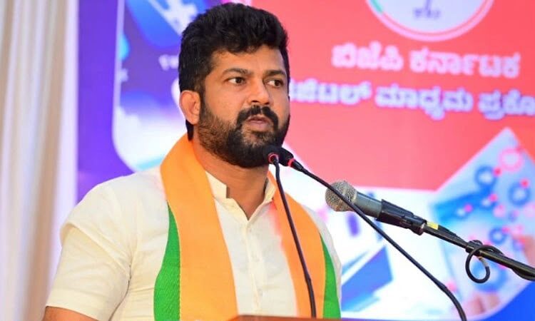 ‘ಮಸೀದಿ ಎದುರು ಡ್ಯಾನ್ಸ್ ಮಾಡಿದ್ರೆ ಏನಾಗುತ್ತೆ?’: ಇನ್ಸ್‌ಪೆಕ್ಟರ್ ಮುಂಜಾಗ್ರತಾ ಸೂಚನೆಗೆ ಪ್ರತಾಪ್ ಸಿಂಹ ಆಕ್ಷೇಪ, ಠಾಣೆಗೆ ನುಗ್ಗುವ ಎಚ್ಚರಿಕೆ
